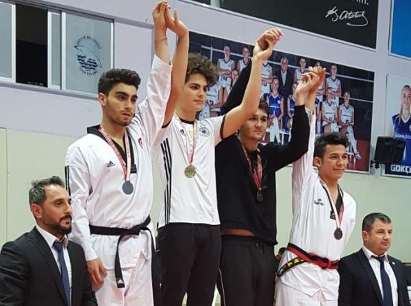 Öğrencimiz Berkay Caner ÖZDEMİR Taekwondo Müsabakasında İstanbul İkincisi Olmuştur