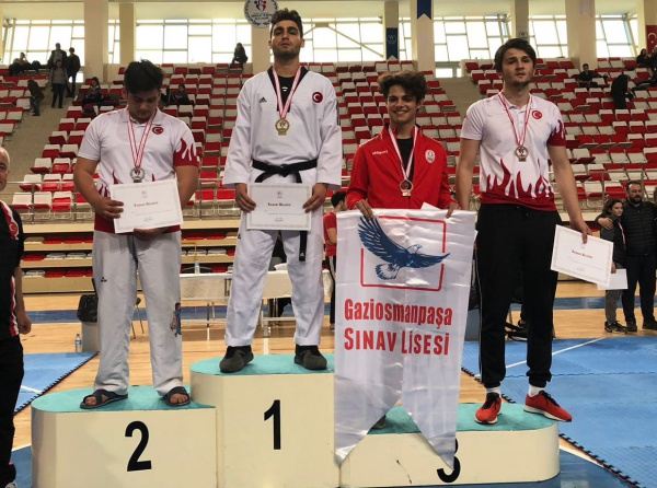 Öğrencimiz Berkay Caner ÖZDEMİR, Taekwondo Branşında Eskişehir Grup Müsabakalarında Birinci Olmuştur